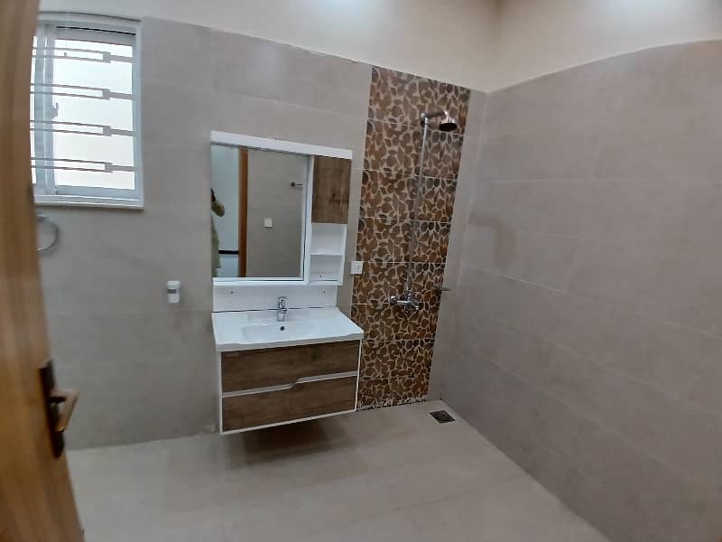 Centrally Located Upper Portion In DHA Phase 4 Is Available For rent 12