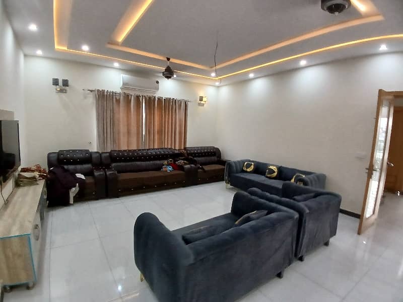 Centrally Located Upper Portion In DHA Phase 4 Is Available For rent 16