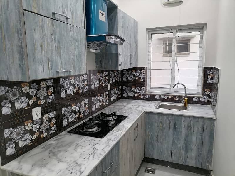 Ready To Buy A Prime Location House In Central Park - Block B Lahore 1