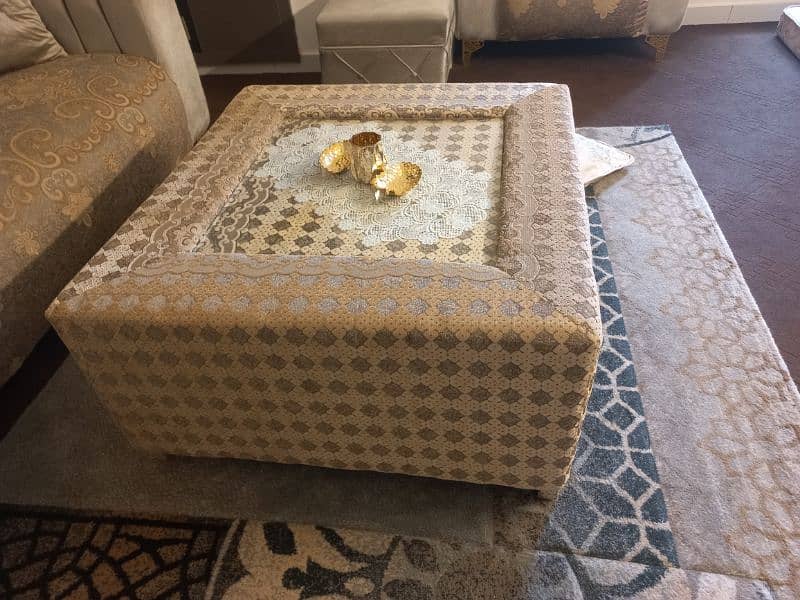 5seter sofa set with table 2