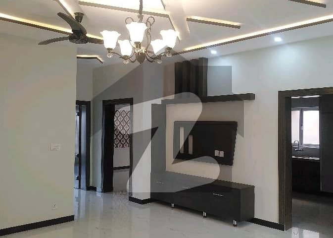 A Centrally Located 3200 Square Feet House In I-8/3 1