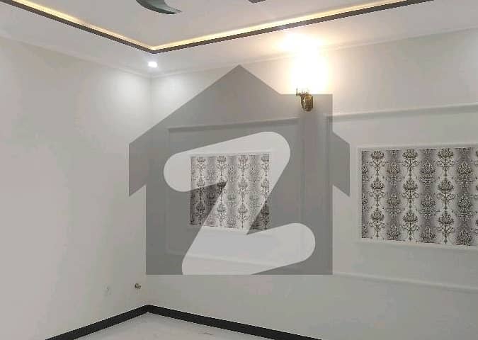 A Centrally Located 3200 Square Feet House In I-8/3 4