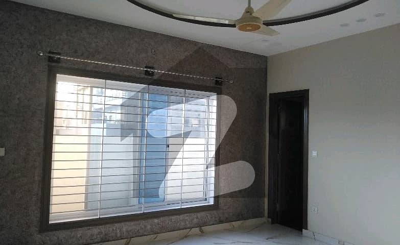 Avail Yourself A Great 3200 Square Feet House In I-8/2 2