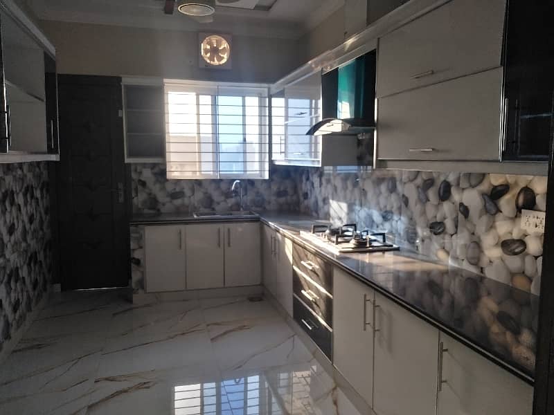 Avail Yourself A Great 3200 Square Feet House In I-8/2 9