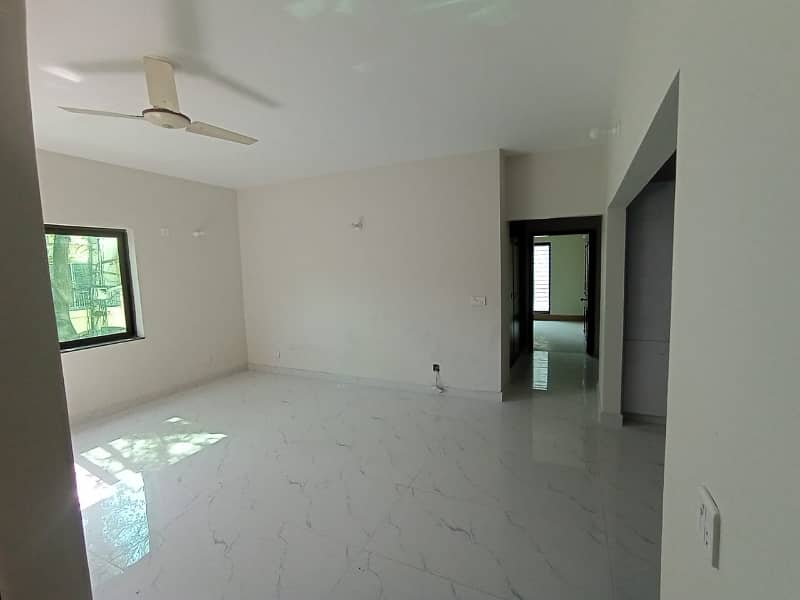 10 Marla Upper Portion Lower Portion Lock Independent Portion Facing Park Available For Rent In DHA 4