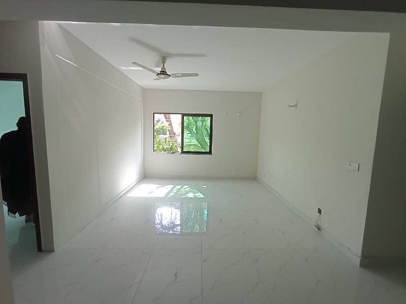 10 Marla Upper Portion Lower Portion Lock Independent Portion Facing Park Available For Rent In DHA 7