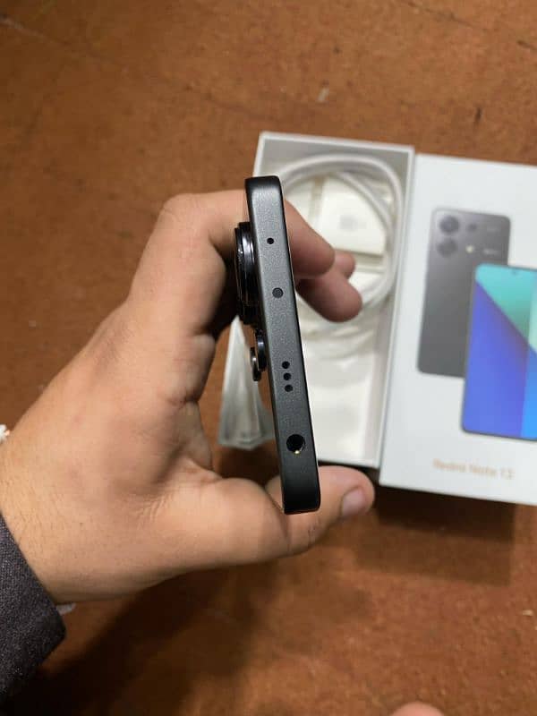 redmi note 13 only open box 8GB  & 256GB 3