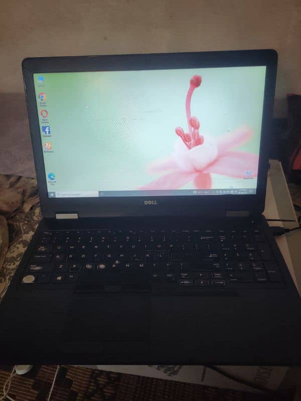 Laptop Core i7 with 2 GB Dedicated Graphics Card 7
