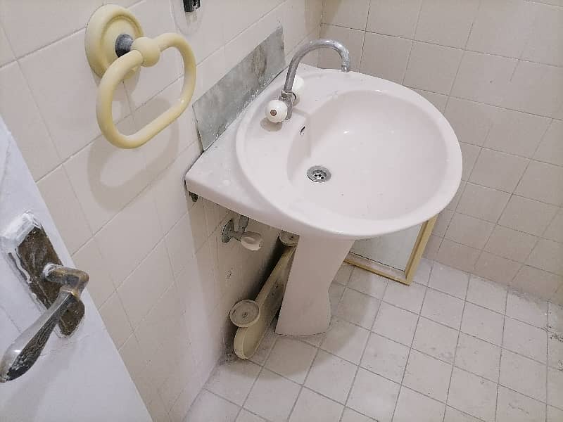 You Can Find A Gorgeous House For Rent In Askari 5 4