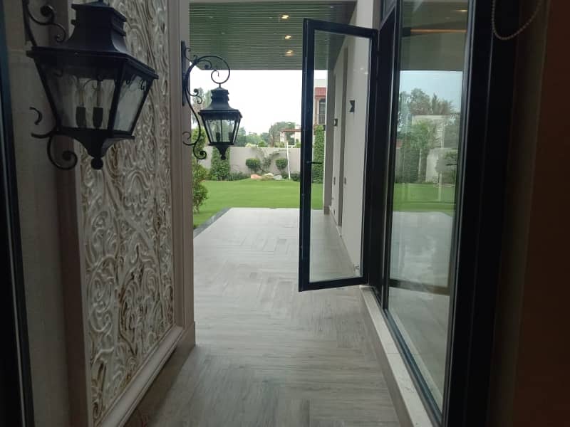 Centrally Located House In DHA Phase 8 - Ex Park View Is Available For sale 4