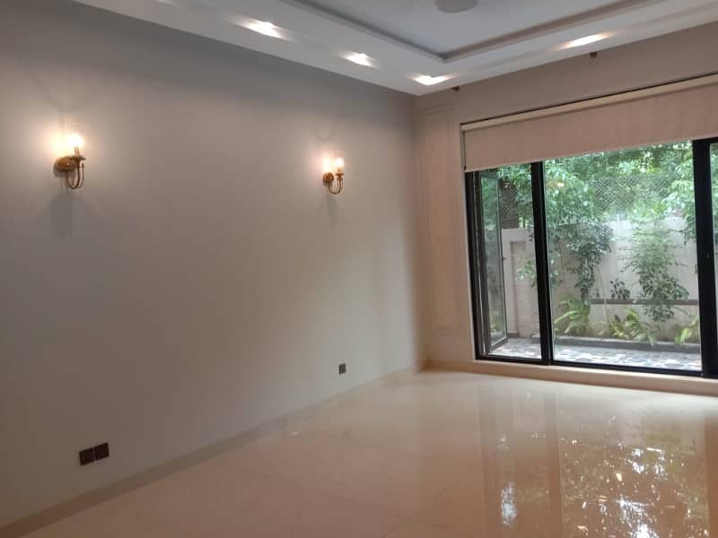 Centrally Located House In DHA Phase 8 - Ex Park View Is Available For sale 8