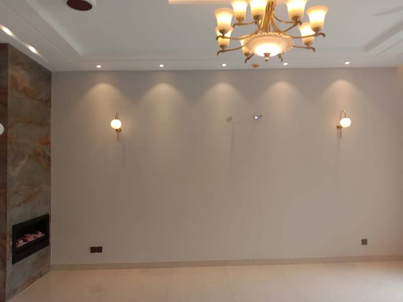 Centrally Located House In DHA Phase 8 - Ex Park View Is Available For sale 9