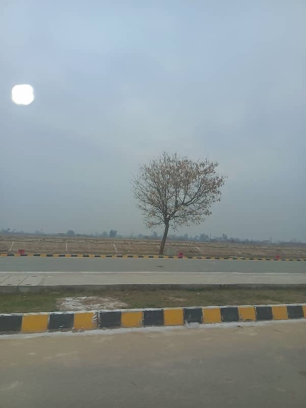 DHA Lahore Phase 8 W Block One Kanal Pair 40 Marla Plot For Sale 2