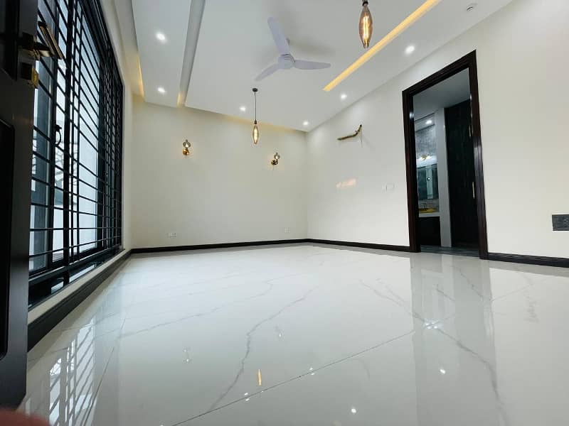 Owner Built Mazhar Muneer Design House In DHA Lahore Phase 7 T Block Full Basement House For Sale 16