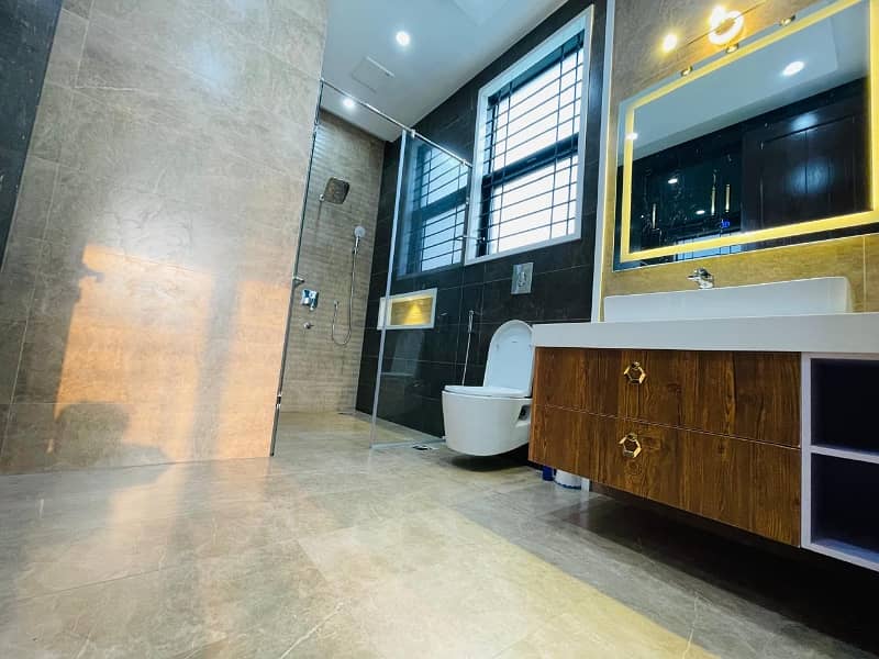 Owner Built Mazhar Muneer Design House In DHA Lahore Phase 7 T Block Full Basement House For Sale 5