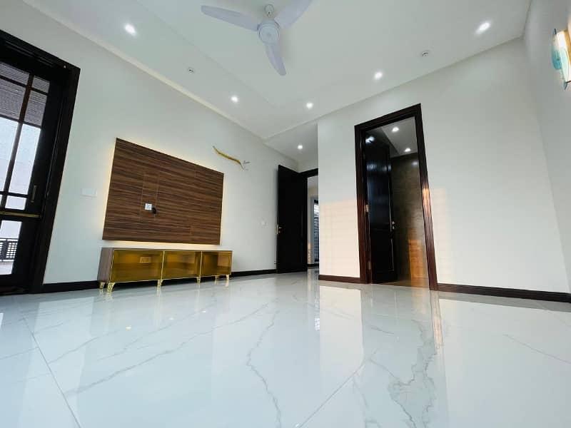 Owner Built Mazhar Muneer Design House In DHA Lahore Phase 7 T Block Full Basement House For Sale 20