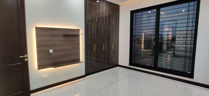 Owner Built Mazhar Muneer Design House In DHA Lahore Phase 7 T Block Full Basement House For Sale 27