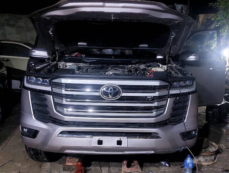 Job for auto mechanic auto car painter auto electrician in workshop 0