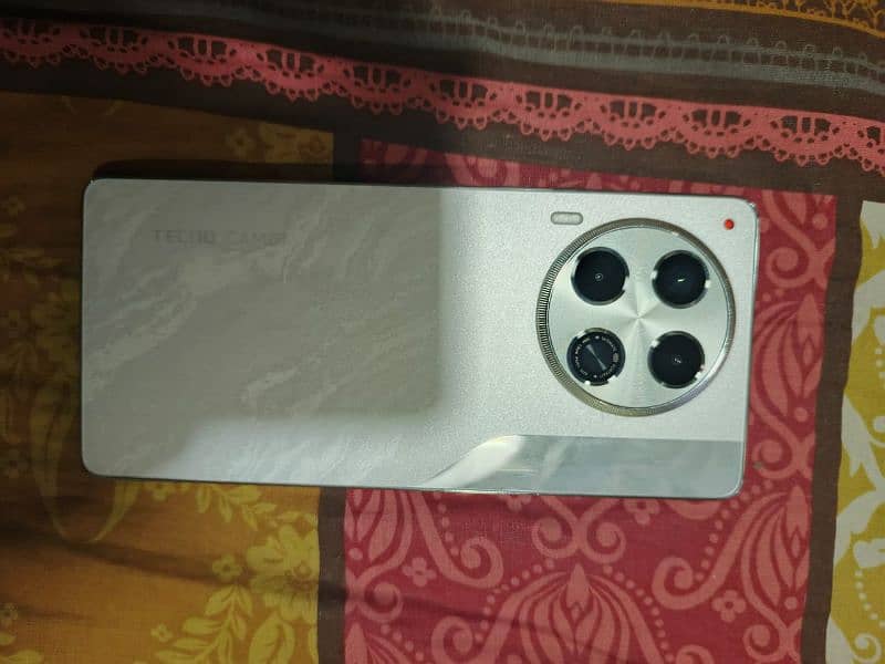 tecno cammon 30 12\256 good condition fast and good phone 0