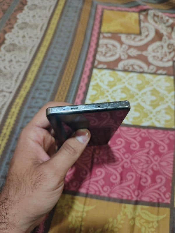 tecno cammon 30 12\256 good condition fast and good phone 8