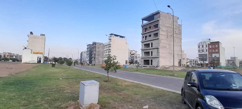 Prime Location Park View City - Platinum Block Residential Plot For sale Sized 5 Marla 4