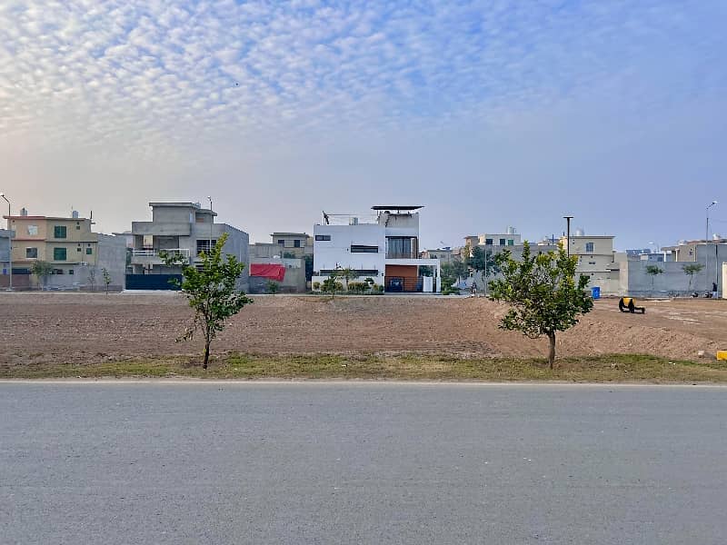 Prime Location Residential Plot For Sale In Park View City - Pearl Block 0
