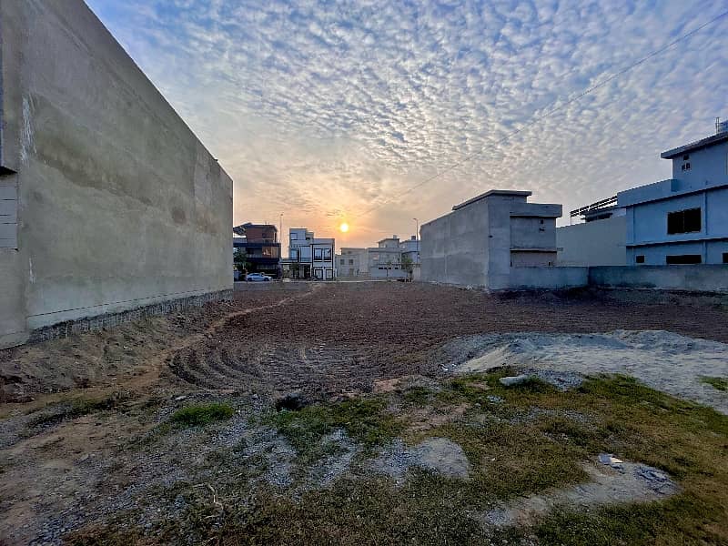Get This Amazing Prime Location 5 Marla Residential Plot Available In Park View City - Tulip Overseas 0