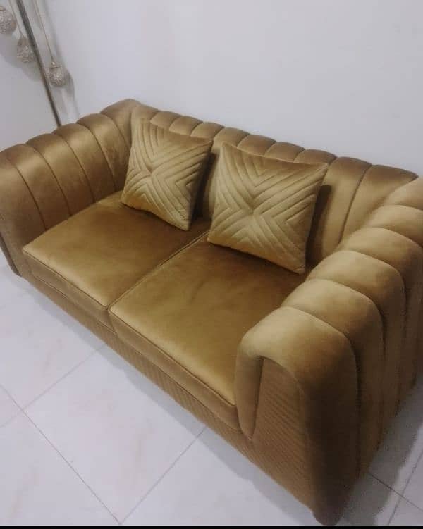 seven seater sofa in excellent condition colour golden 1