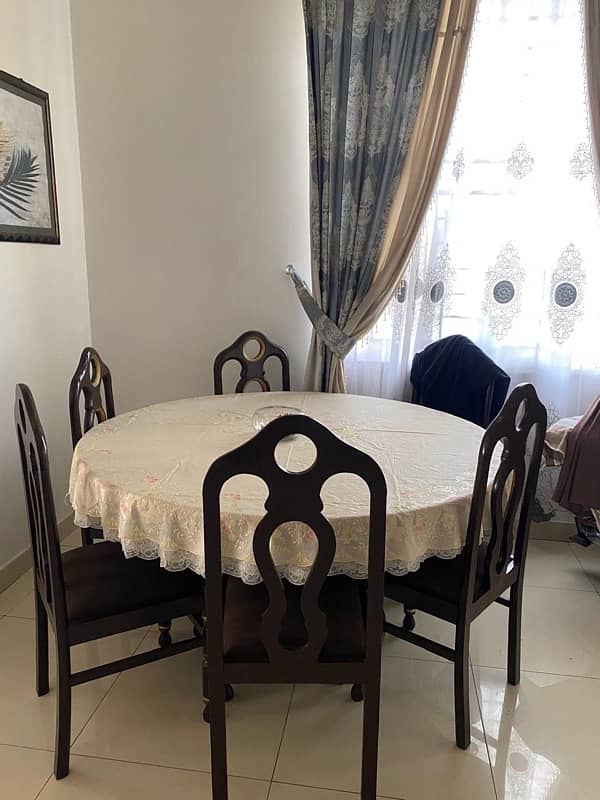 6 chairs dining table newly polished. 3