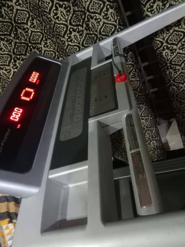 treadmill pro-form isa 5