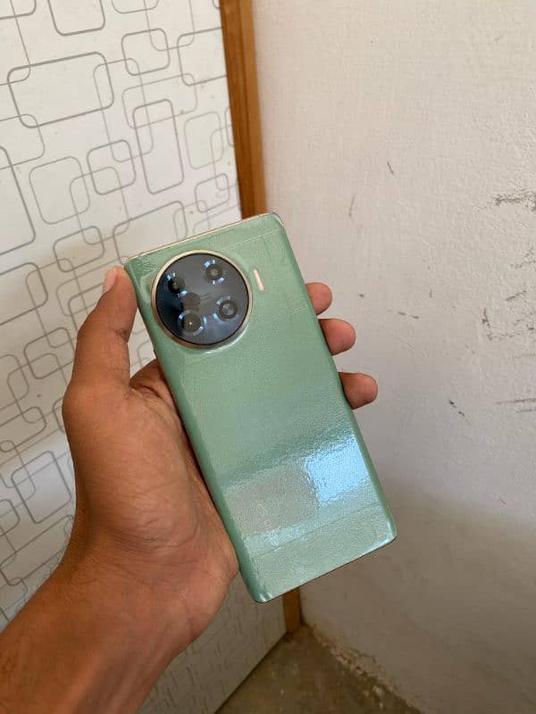 Tecno spark 20 pro plus 0
