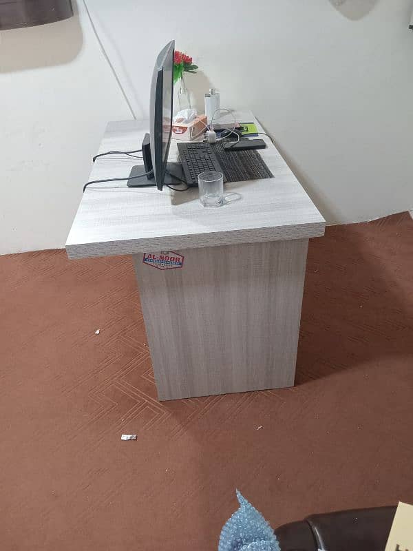 new office table 10/10 condition call 03008811919 5