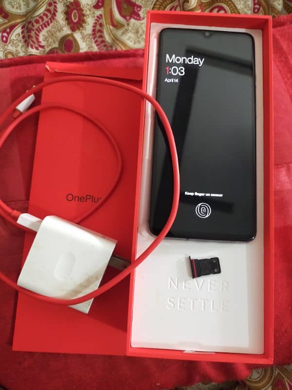 one plus 7T for sale Original box and chrger 0
