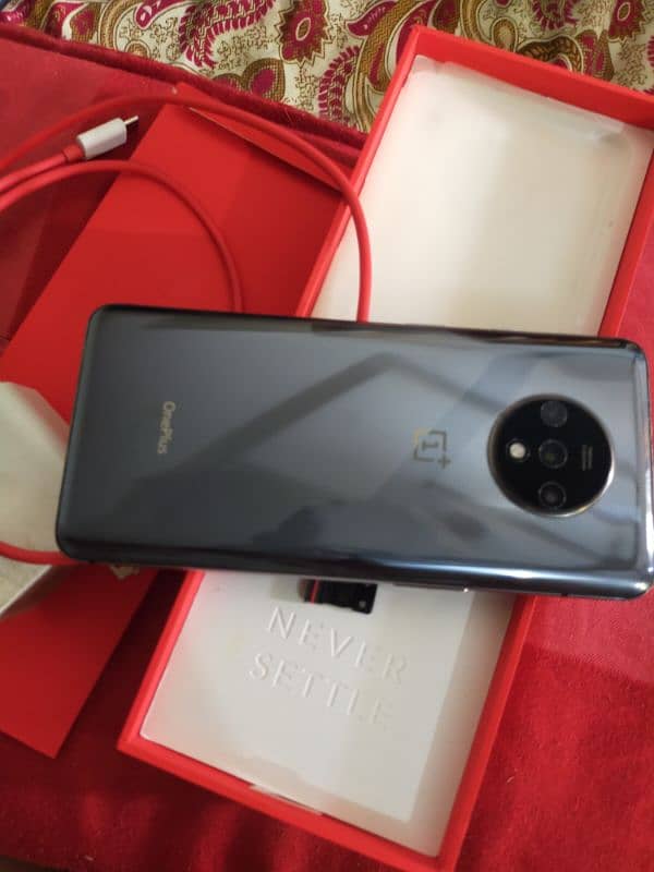 one plus 7T for sale Original box and chrger 1