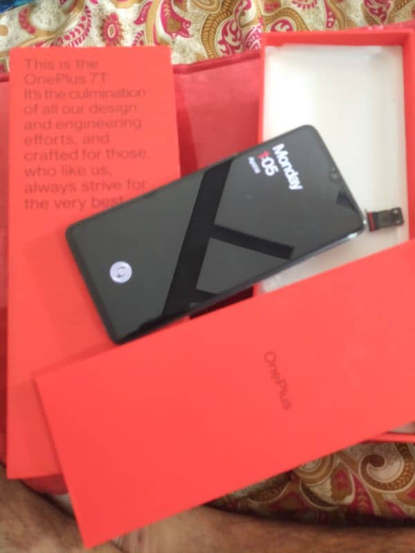 one plus 7T for sale Original box and chrger 5
