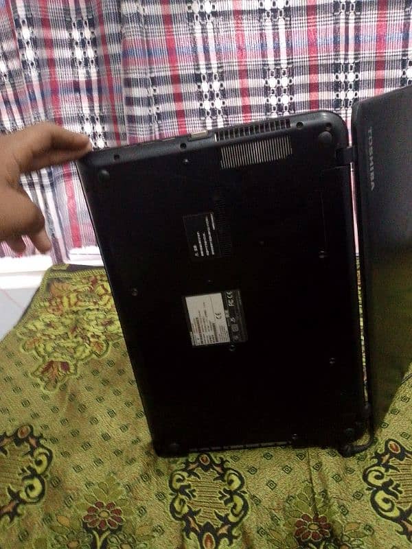 Toshiba dynabook hai koi bhi iPhone ke sath exchange ka hai all ok 2
