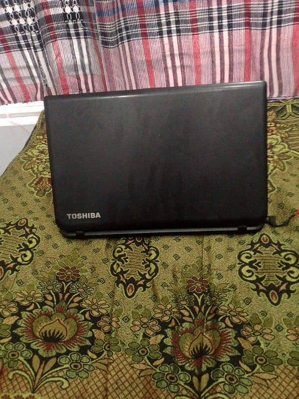 Toshiba dynabook hai koi bhi iPhone ke sath exchange ka hai all ok 3