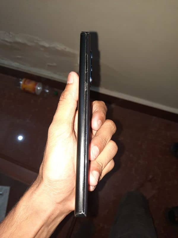 Motorola Edge Plus 2022 4