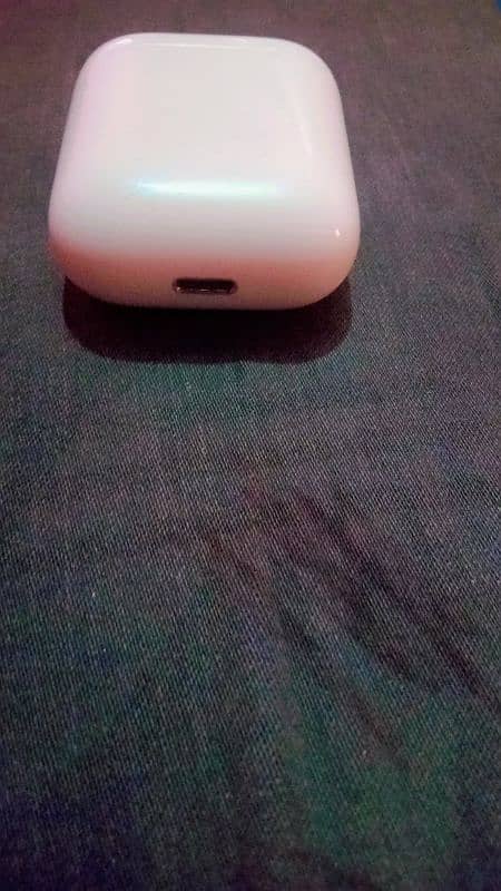 Apple Airpords 2nd generation 1