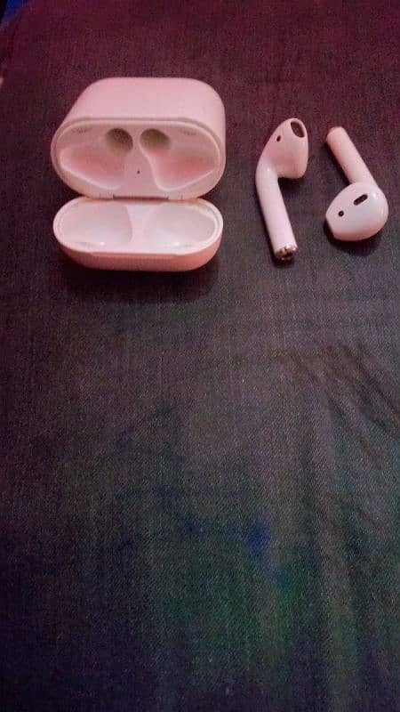 Apple Airpords 2nd generation 6