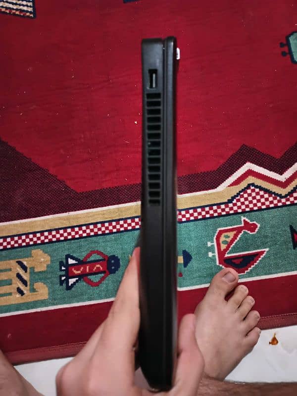 Dell latitude E5470 8/256 I5 6TH 2