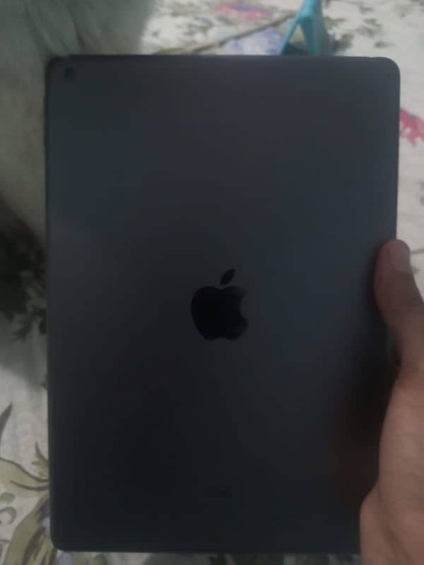 Apple IPad 8th generation 10/10 condition 1