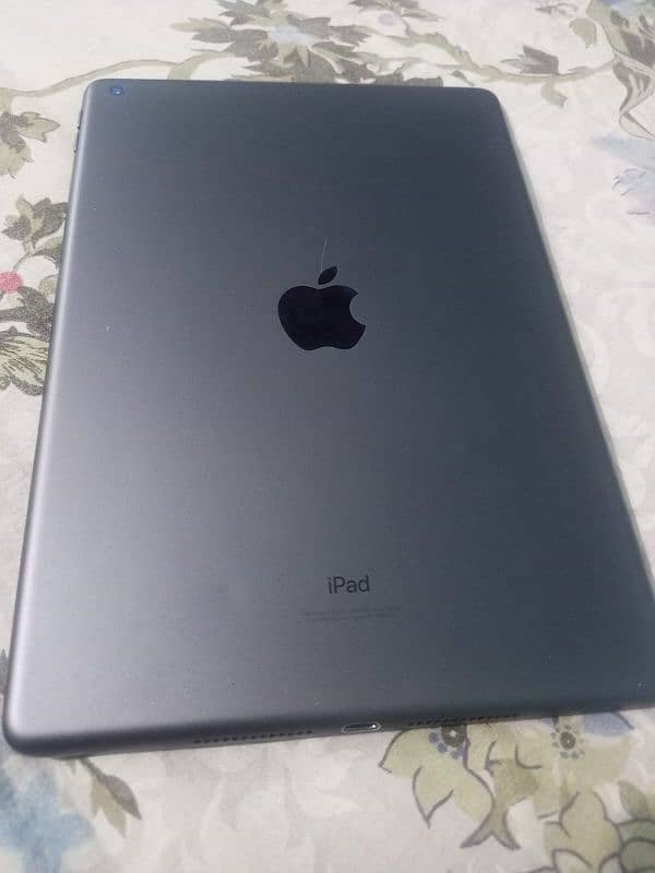 Apple IPad 8th generation 10/10 condition 3