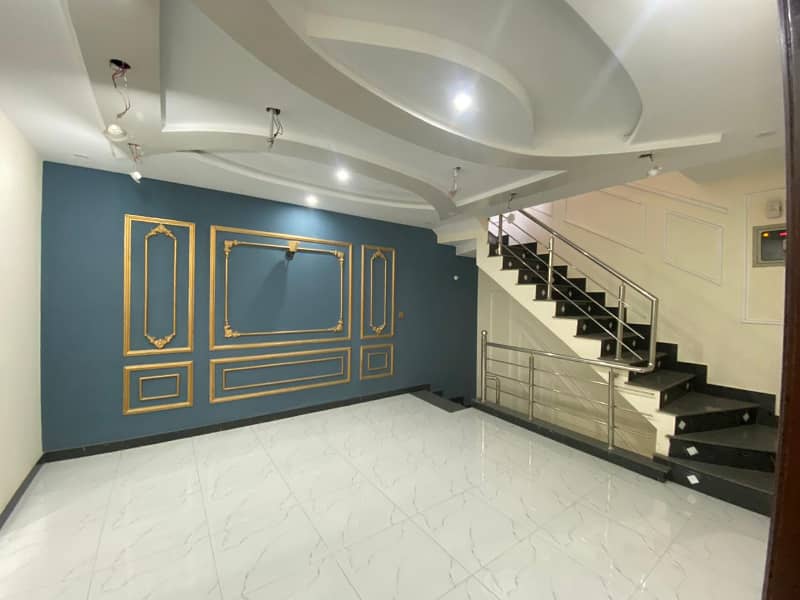 The Most Beautiful 3 Marla Corner House In Ali Park Near Bhatta Chowk Lahore Cantt ( Registry + Inteqal ) 0