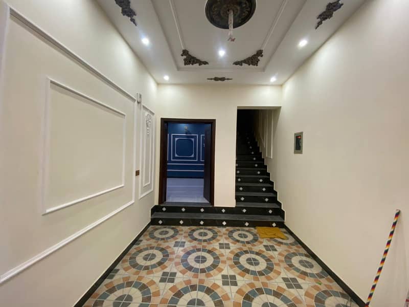 The Most Beautiful 3 Marla Corner House In Ali Park Near Bhatta Chowk Lahore Cantt ( Registry + Inteqal ) 1