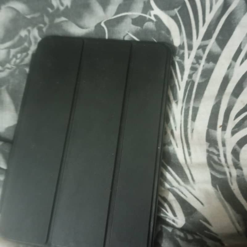 Tablet apple company for sale model no MF433LL/A 3