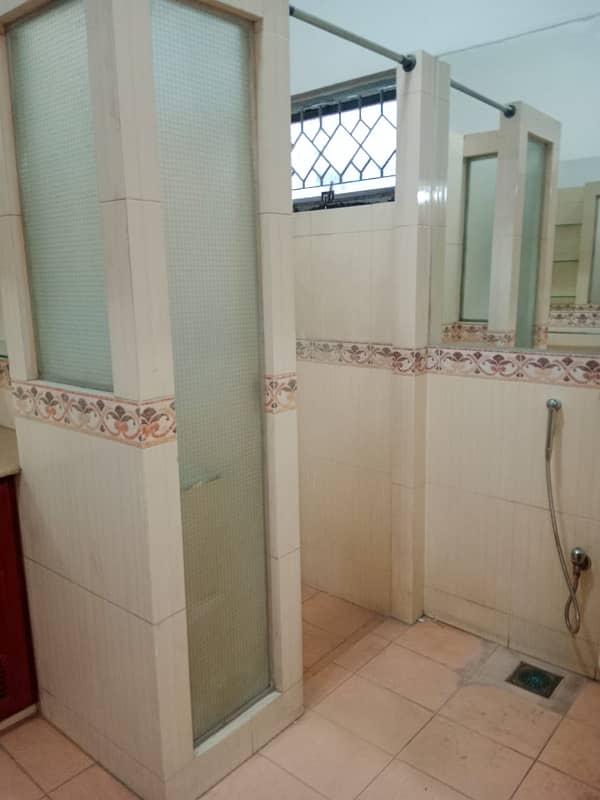 2 Kanal Modern Design Used House For Sale In DHA Phase 1 Block D 5