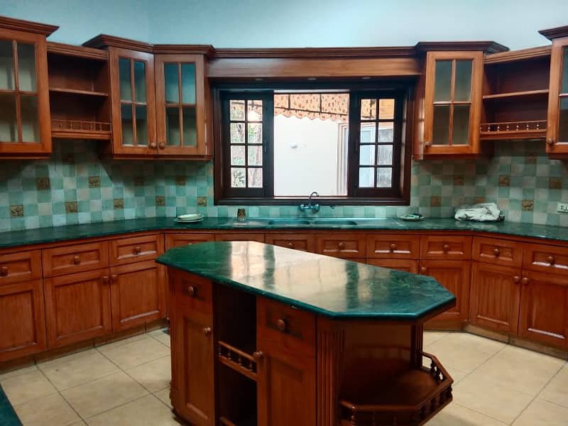2 Kanal Modern Design Used House For Sale In DHA Phase 1 Block D 9