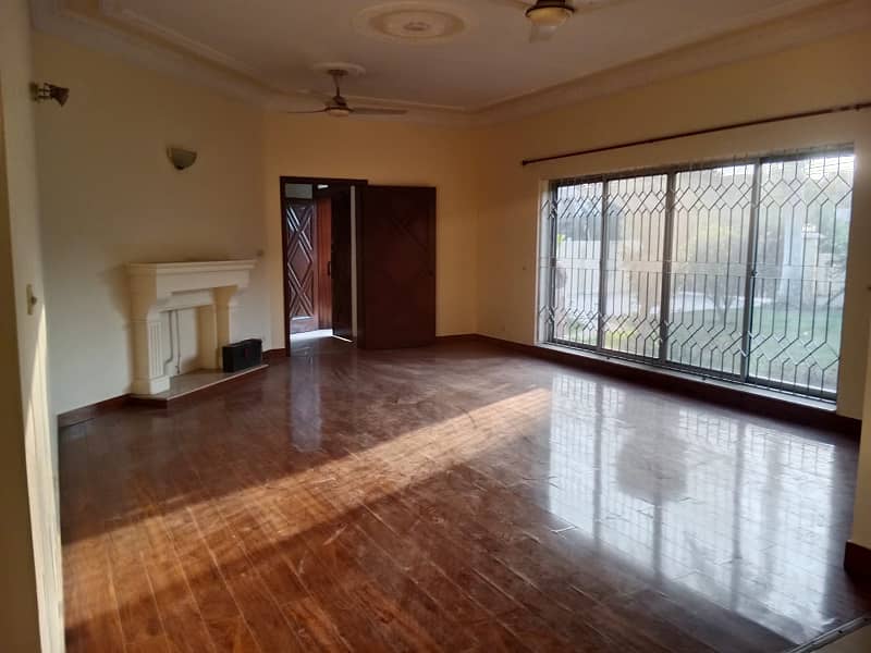 2 Kanal Modern Design Used House For Sale In DHA Phase 1 Block D 10