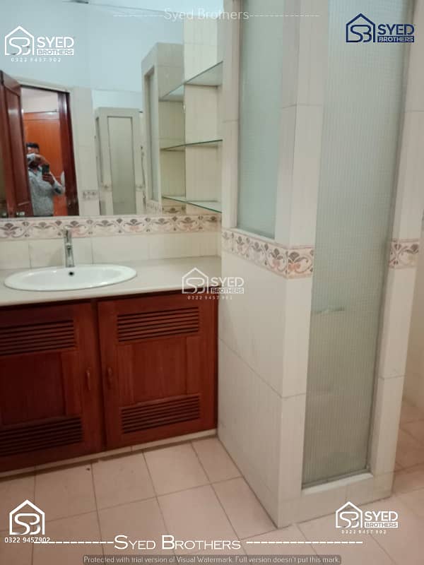 2 Kanal Modern Design Used House For Sale In DHA Phase 1 Block D 28